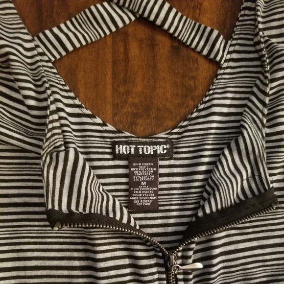 HOT TOPIC Dress - Picture 2 of 3